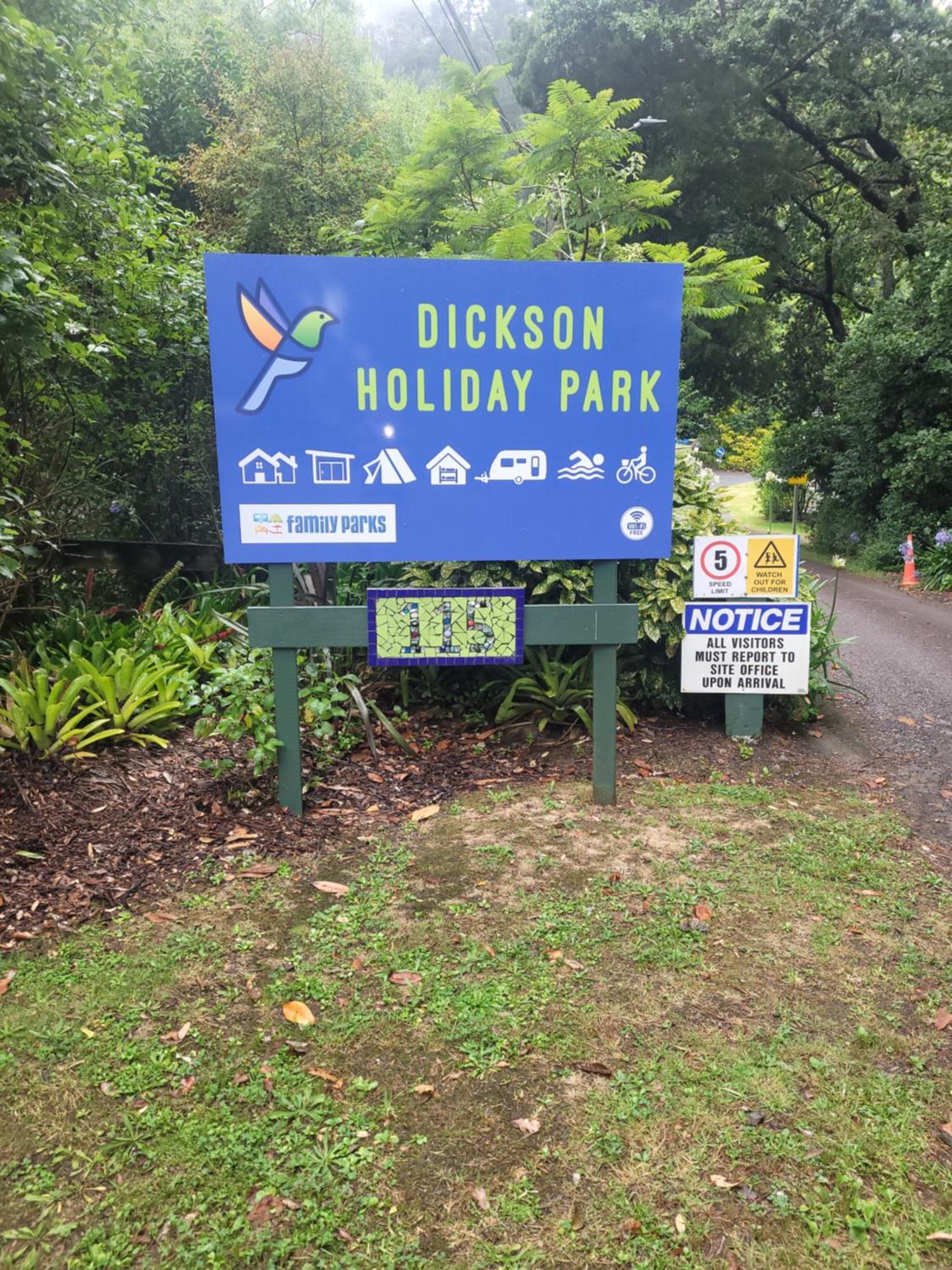 Dickson Holiday Park Темз Екстериор снимка